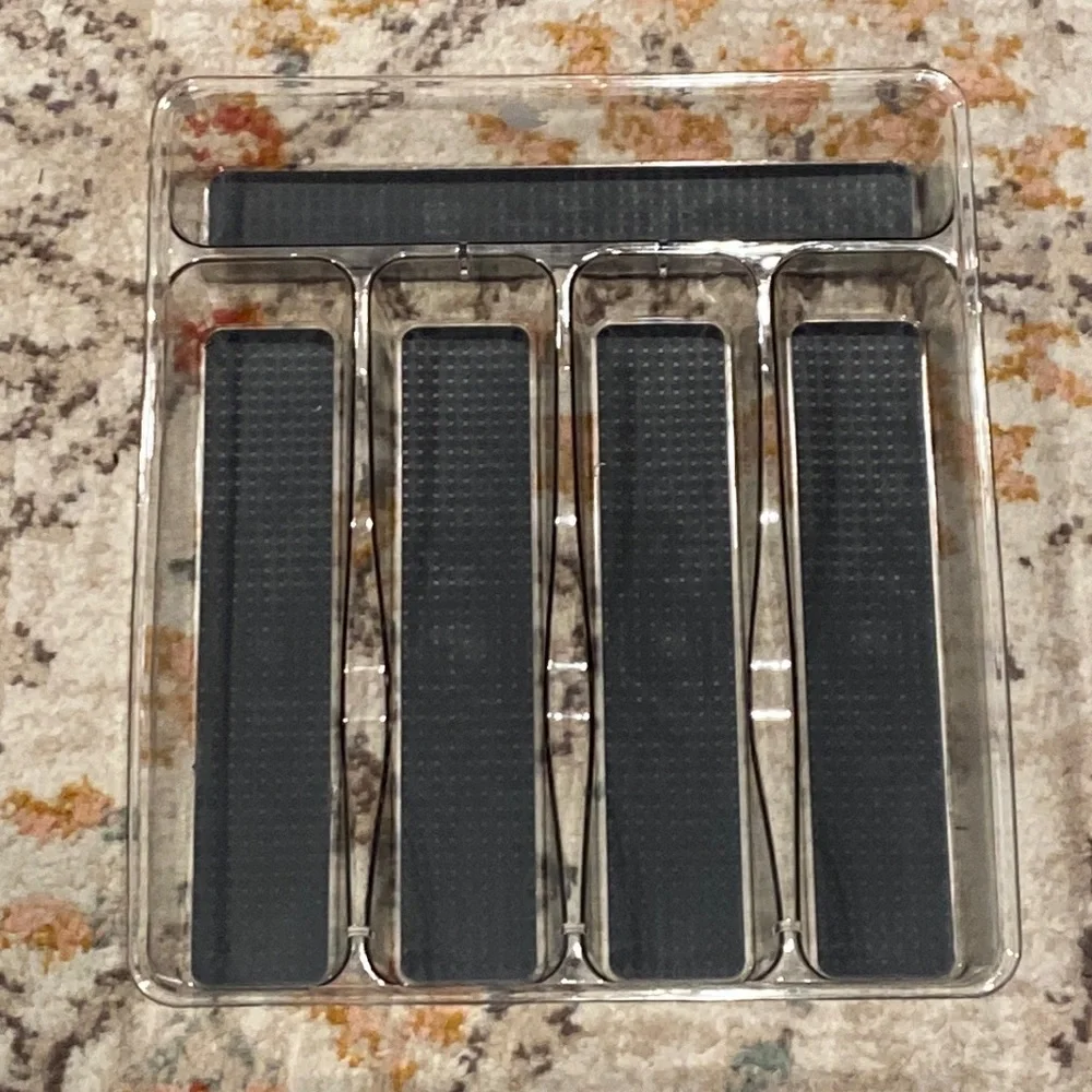 Flatware organizer